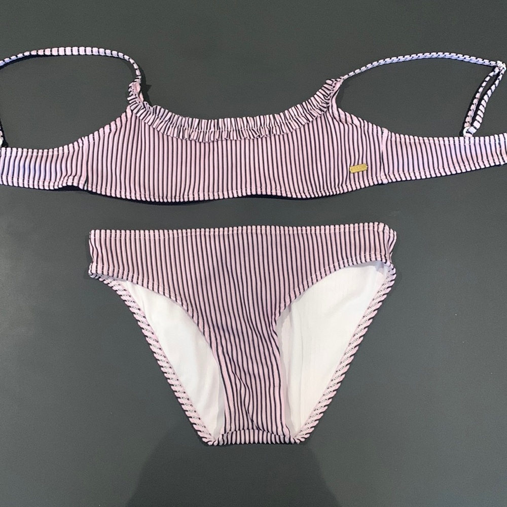 Roxy 2 piece bathing suit adult